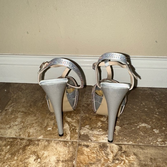 Eye Candie silver high heels size 8.5 - Picture 5 of 6